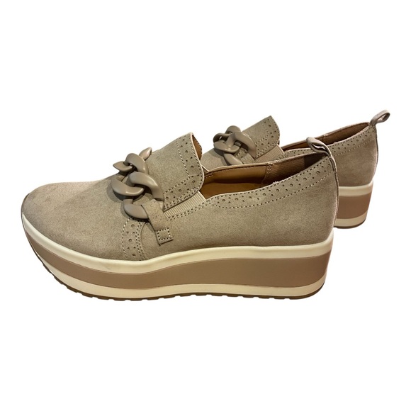 Women's Beige Platform Loafers - New, Mad Love Women’s size 8 - Picture 2 of 4
